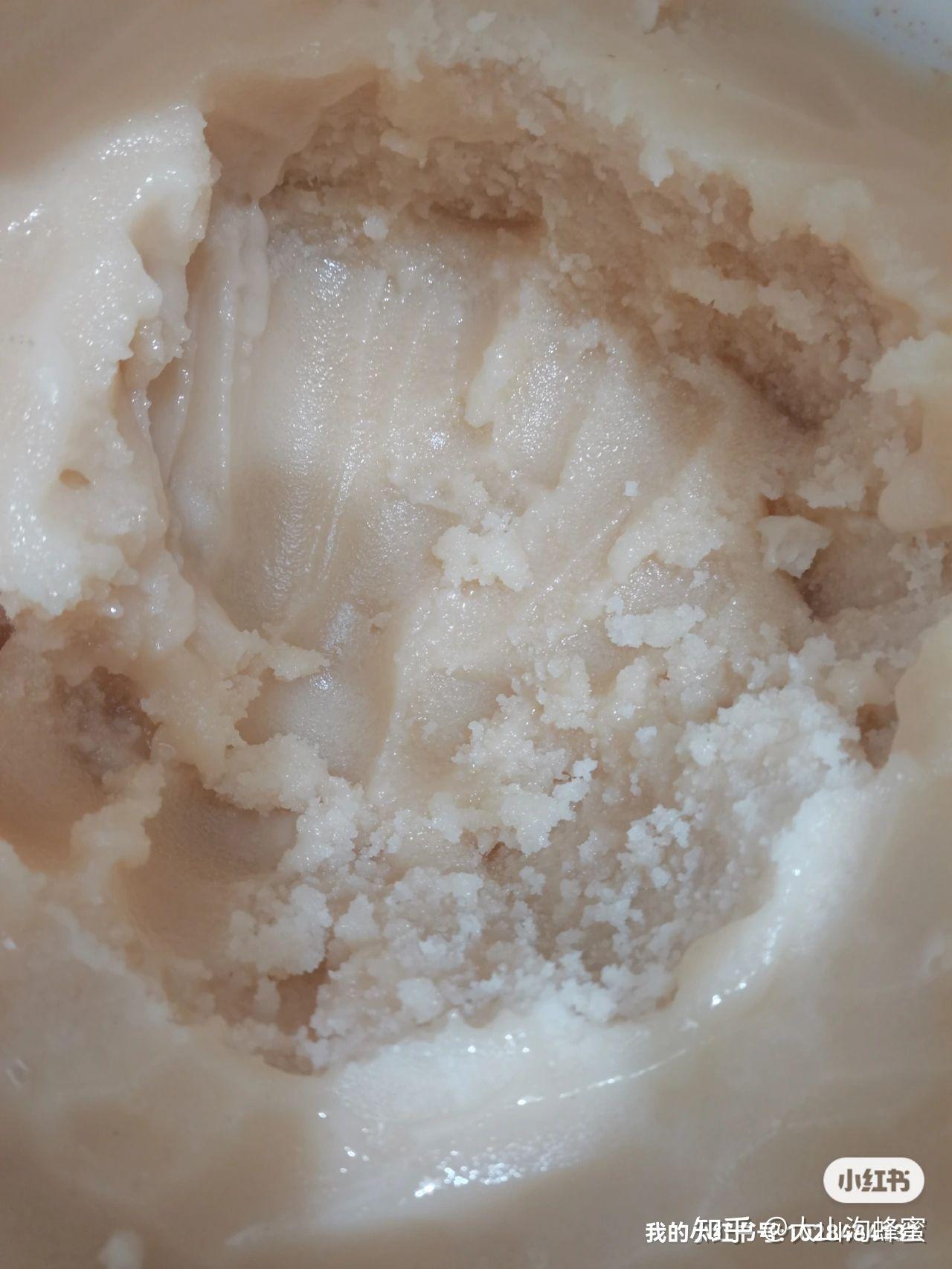 蜂蜜时间放长了出现白色的(蜂蜜放段时间有白色沉淀是怎么了)