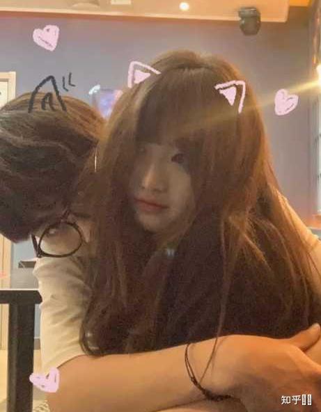 我是00后身边有同学和男生发生性关系我听到真难以接受谈恋爱发生关系