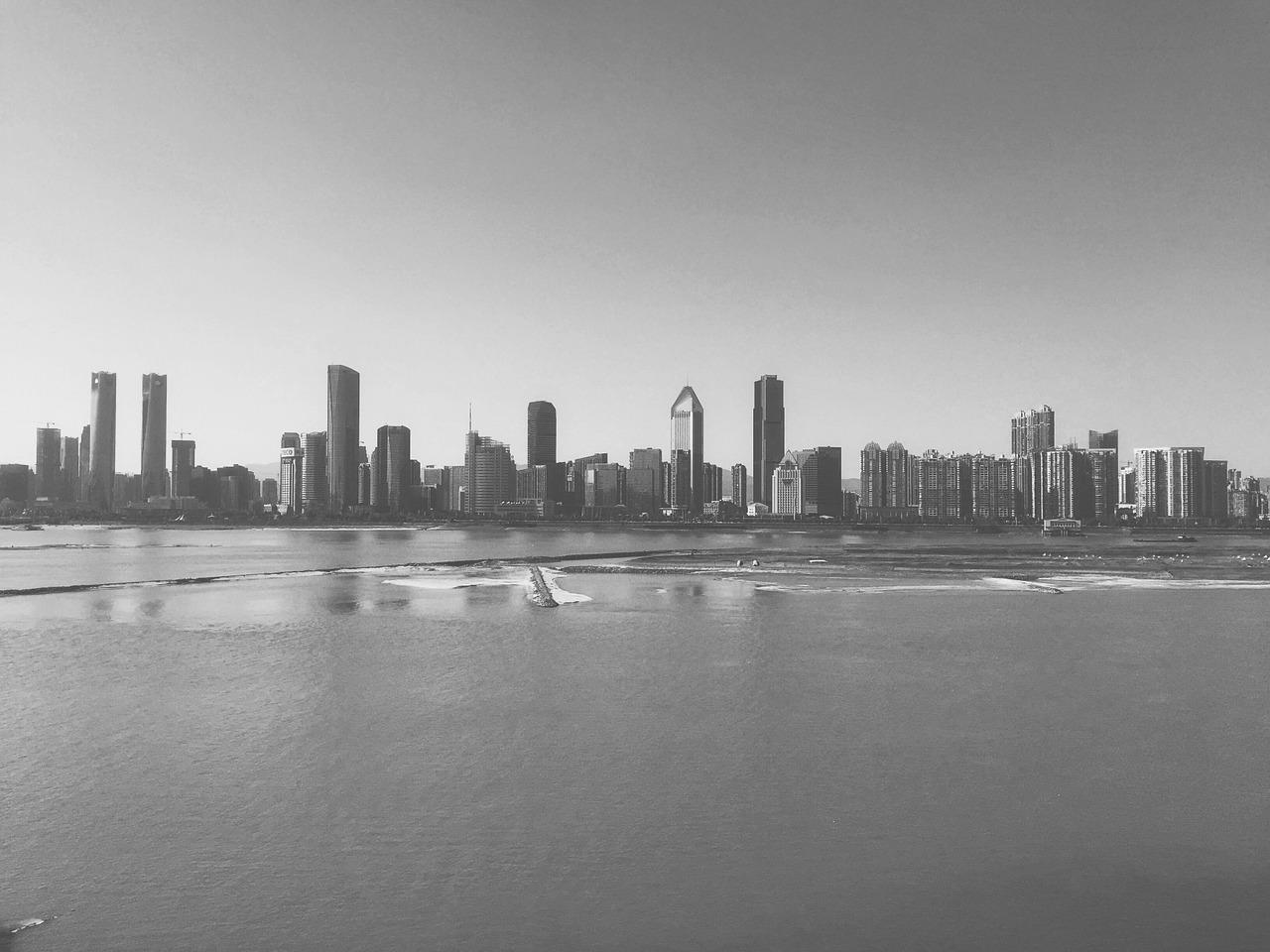 2. 南滨路最高建筑