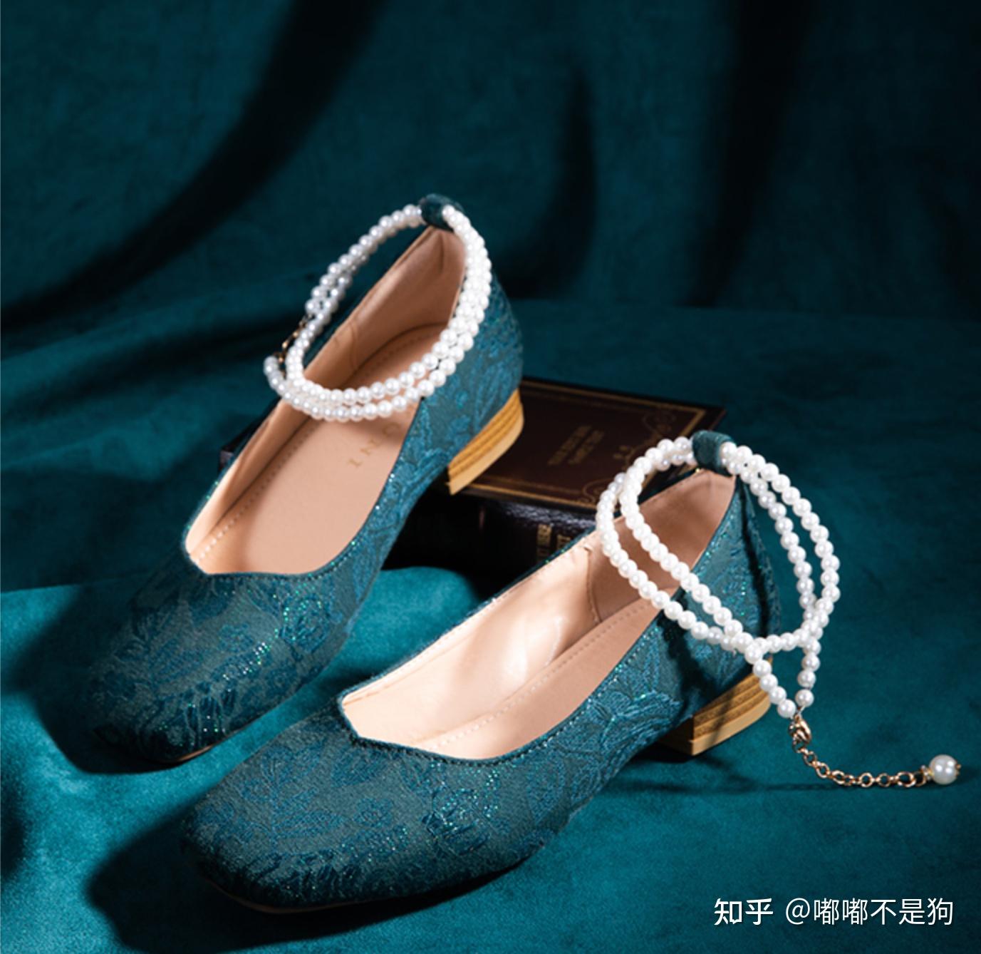 穿旗袍搭配什么样的平底鞋好看