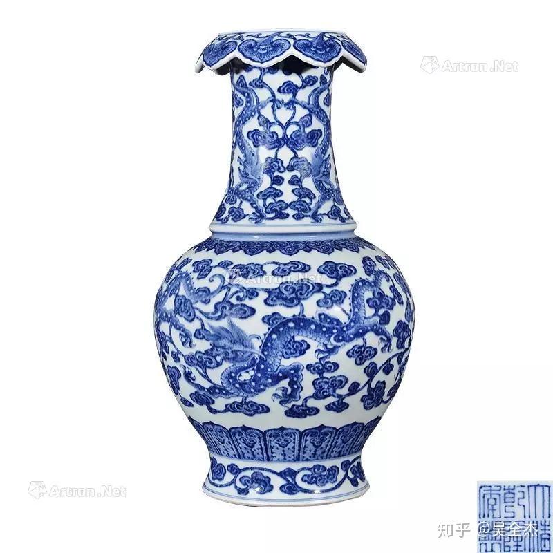 花卉　瓶　中国 中国 青花 花卉長頸瓶 AT675 中国 青花 花卉長頸瓶 AT675 - メルカリ