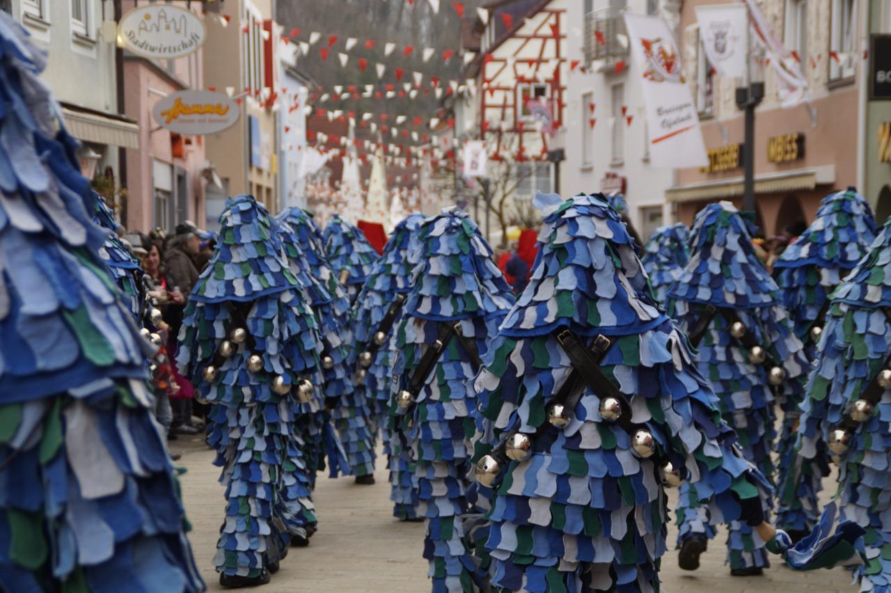 2. 专业亲和形象