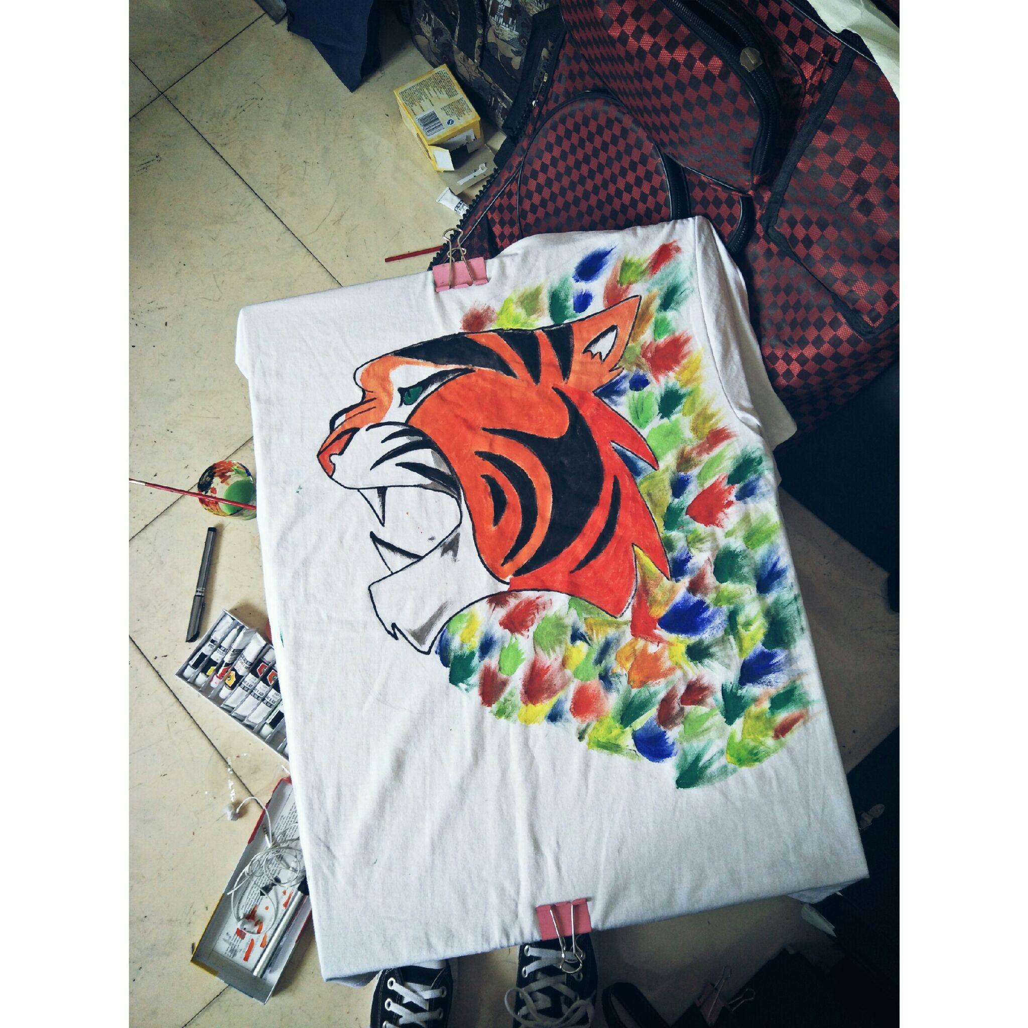 在衣物上画画的经历