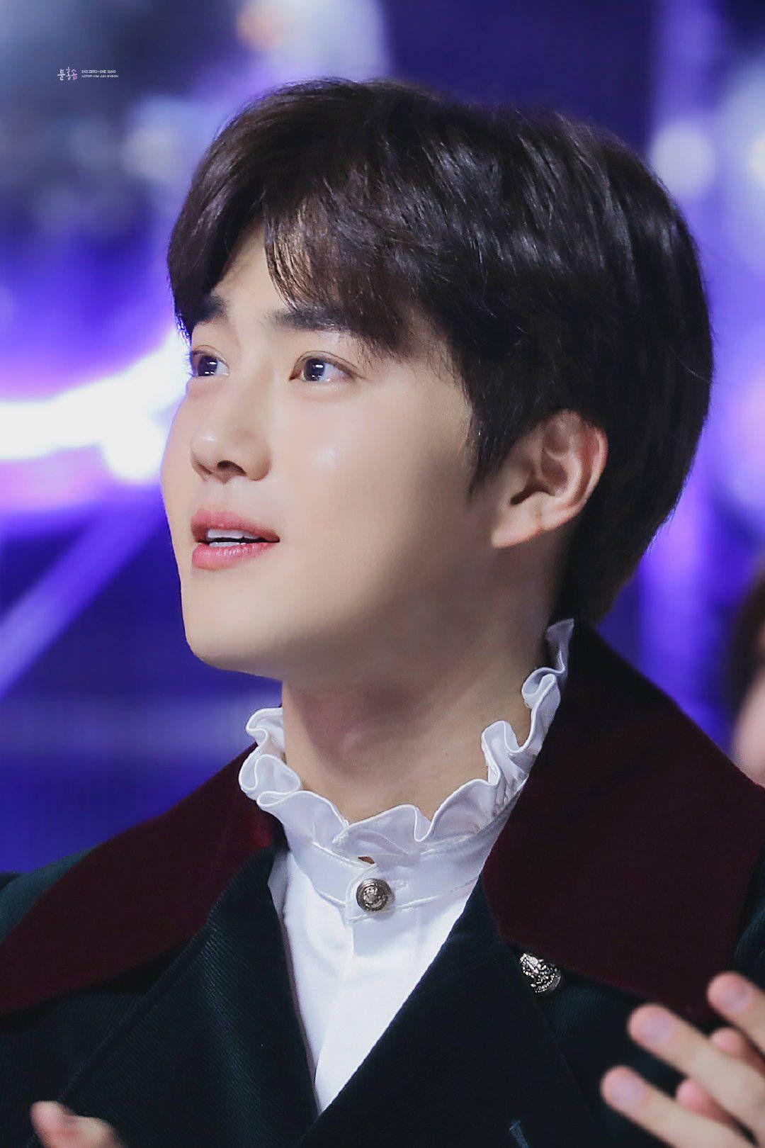 有哪些exo队长suho的好看的当壁纸的图片嘛