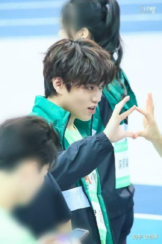 仅仅看脸,某幻君真的帅吗? - 知乎