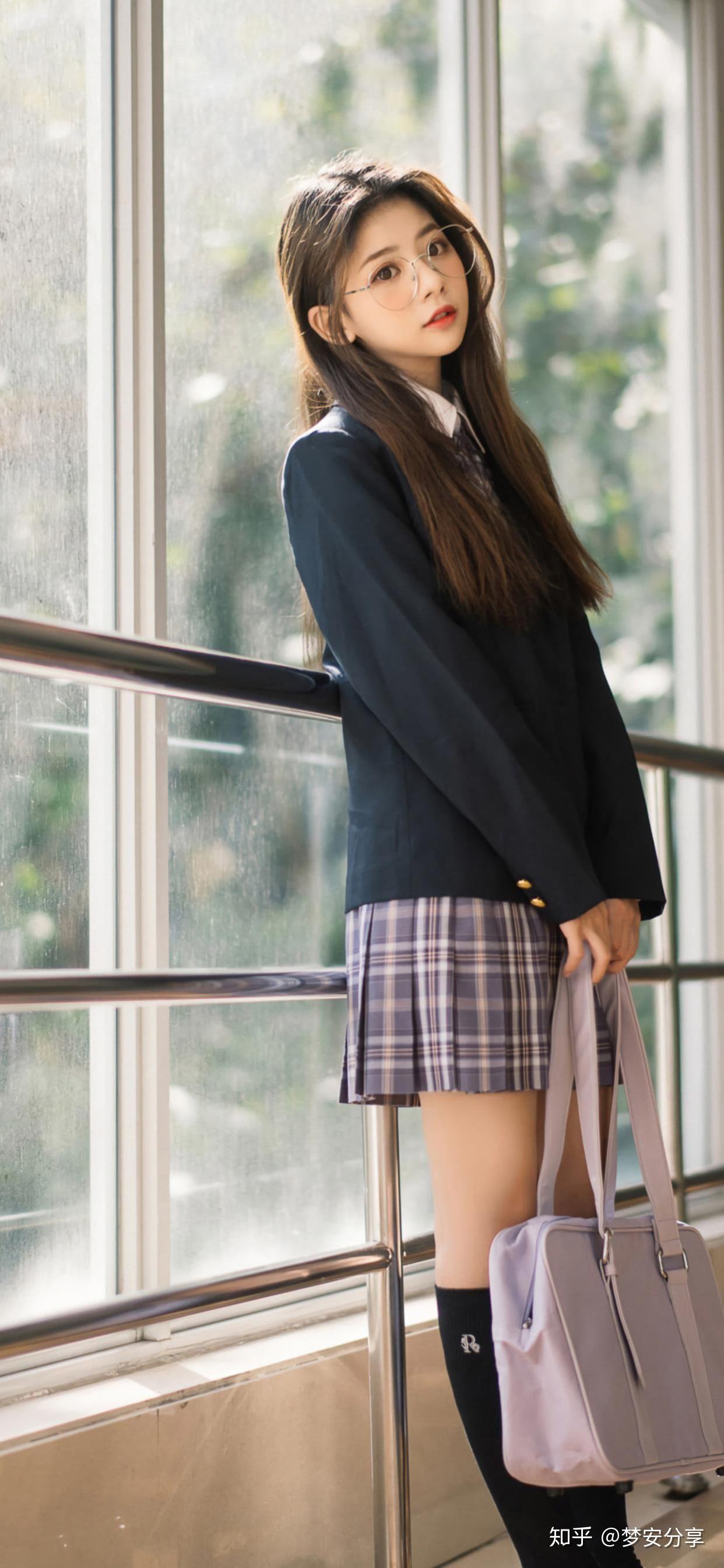 有没有穿jk制服的小姐姐的壁纸呀