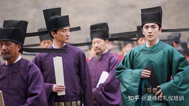漫谈古礼 | 古代朝臣手中的礼器——笏板 - 知乎