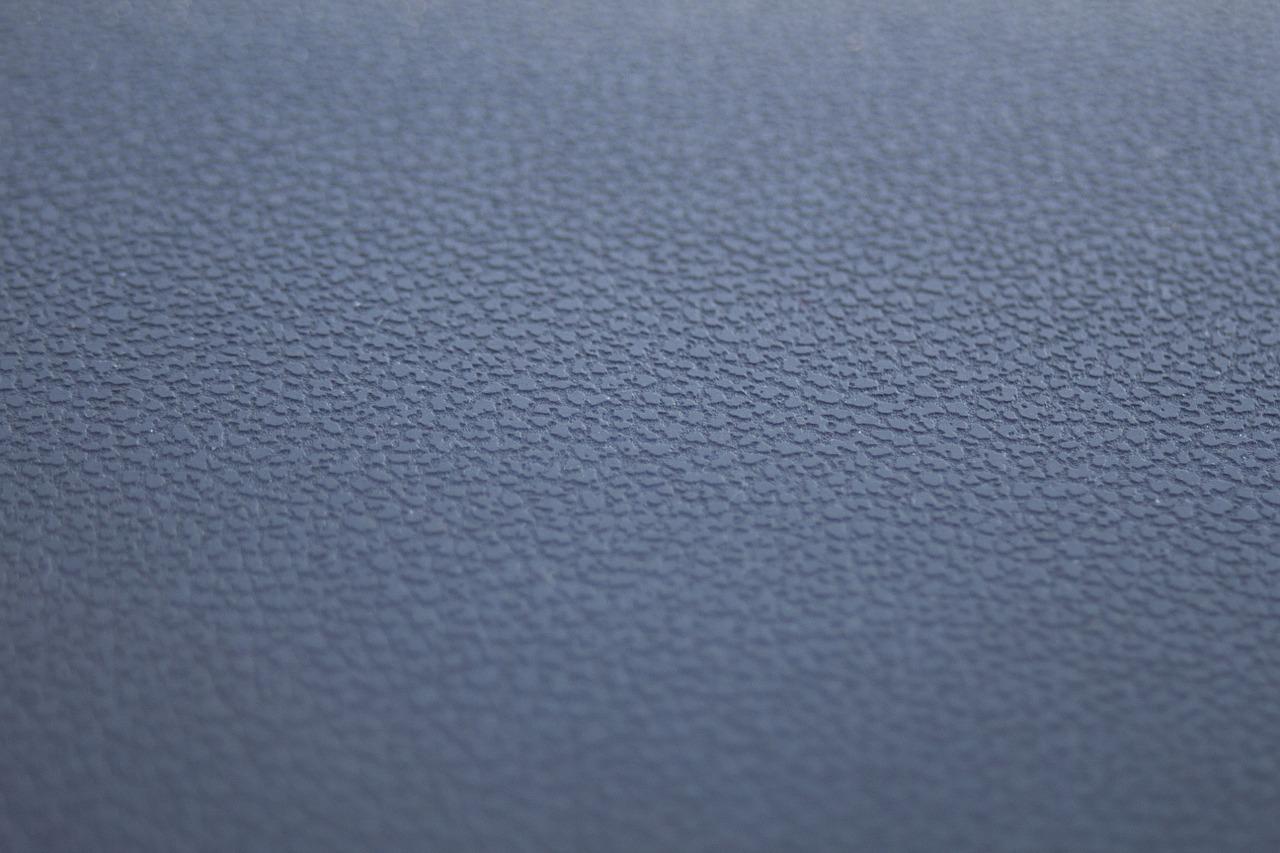 4. 触感与光泽鉴别