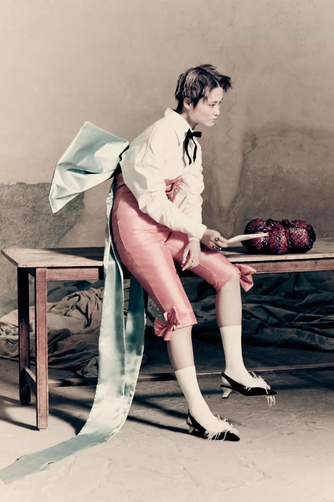 章子怡、张曼玉…这本轮胎公司拍的年历，顶级女星都抢着上：它不止性感- 知乎