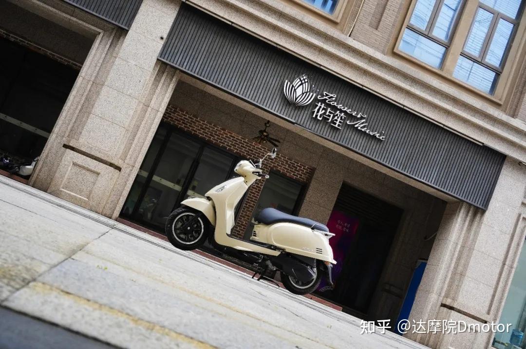 何为新中式复古踏板?试驾体验光阳新踏板KR150静态篇