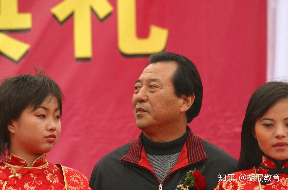 “白卷英雄”张铁生,曾官运亨通,却在监狱中度过15年岁月,他现在怎样了? - 知乎