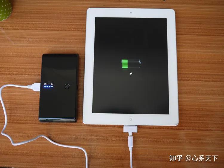ipad没电自动关机了,然后我去充电就一直闪苹果标志,也开不了机,不