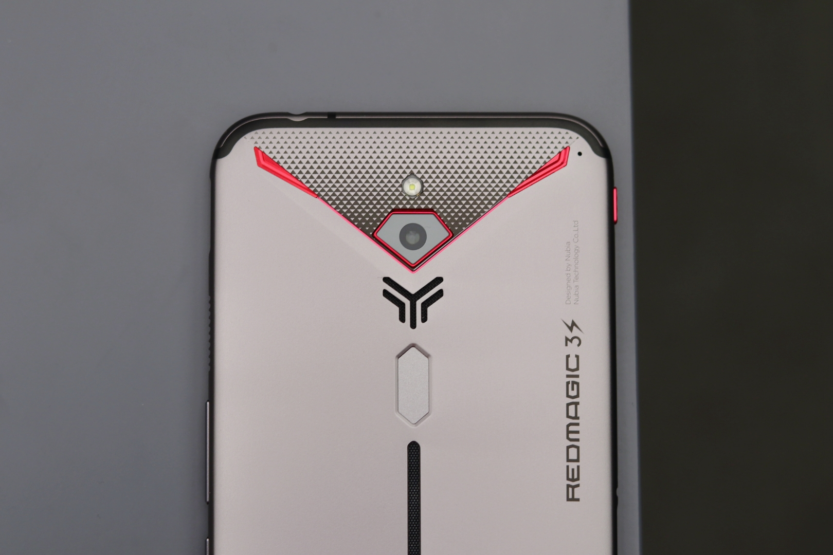 如何评价努比亚9月5日发布的红魔3s游戏手机有哪些亮点和不足