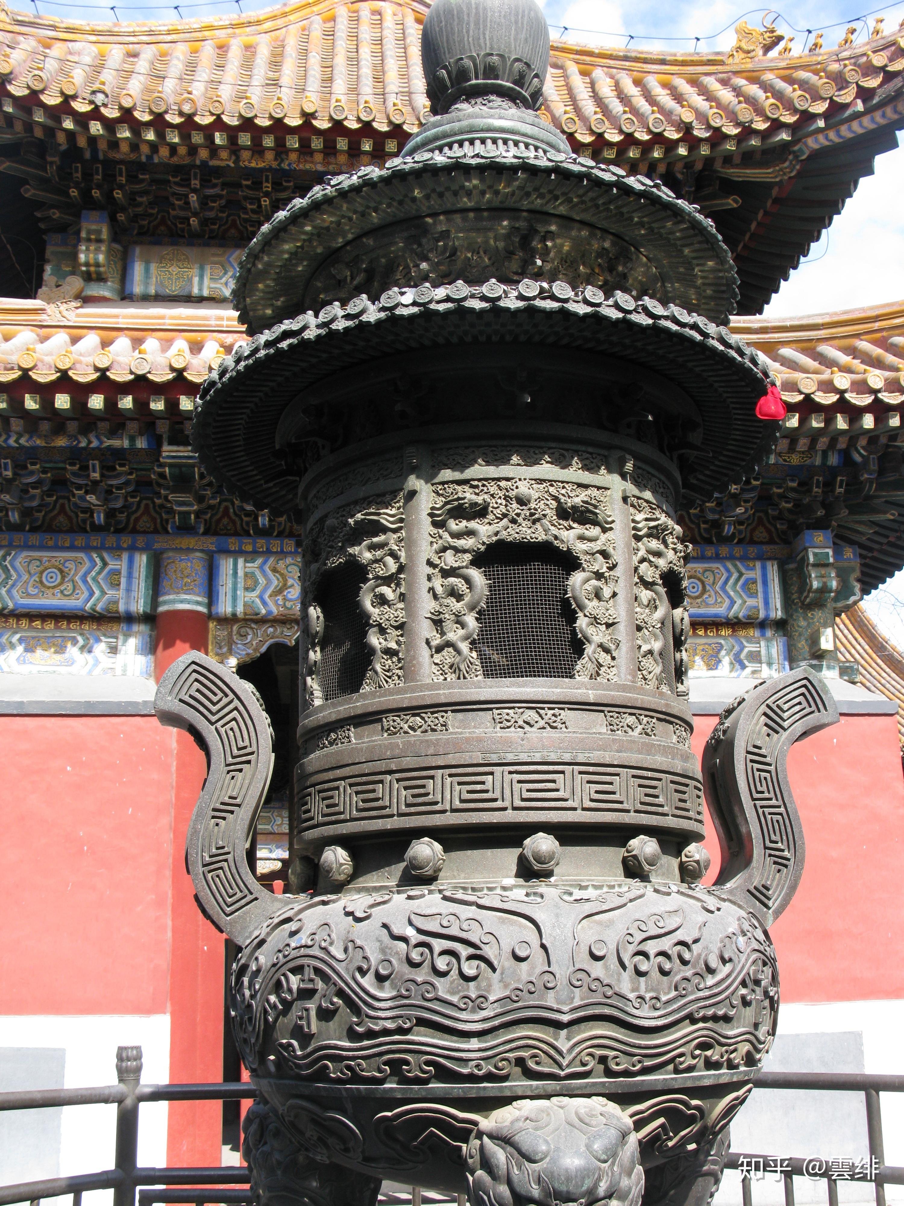 此鼎与北海的九龙壁,团城的"大玉瓮"共称为北京三绝.