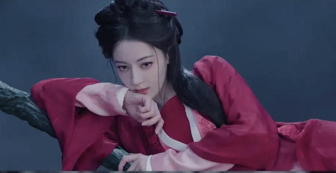 如何评价迪丽热巴、陈飞宇主演的古装奇幻剧《白日提灯》？