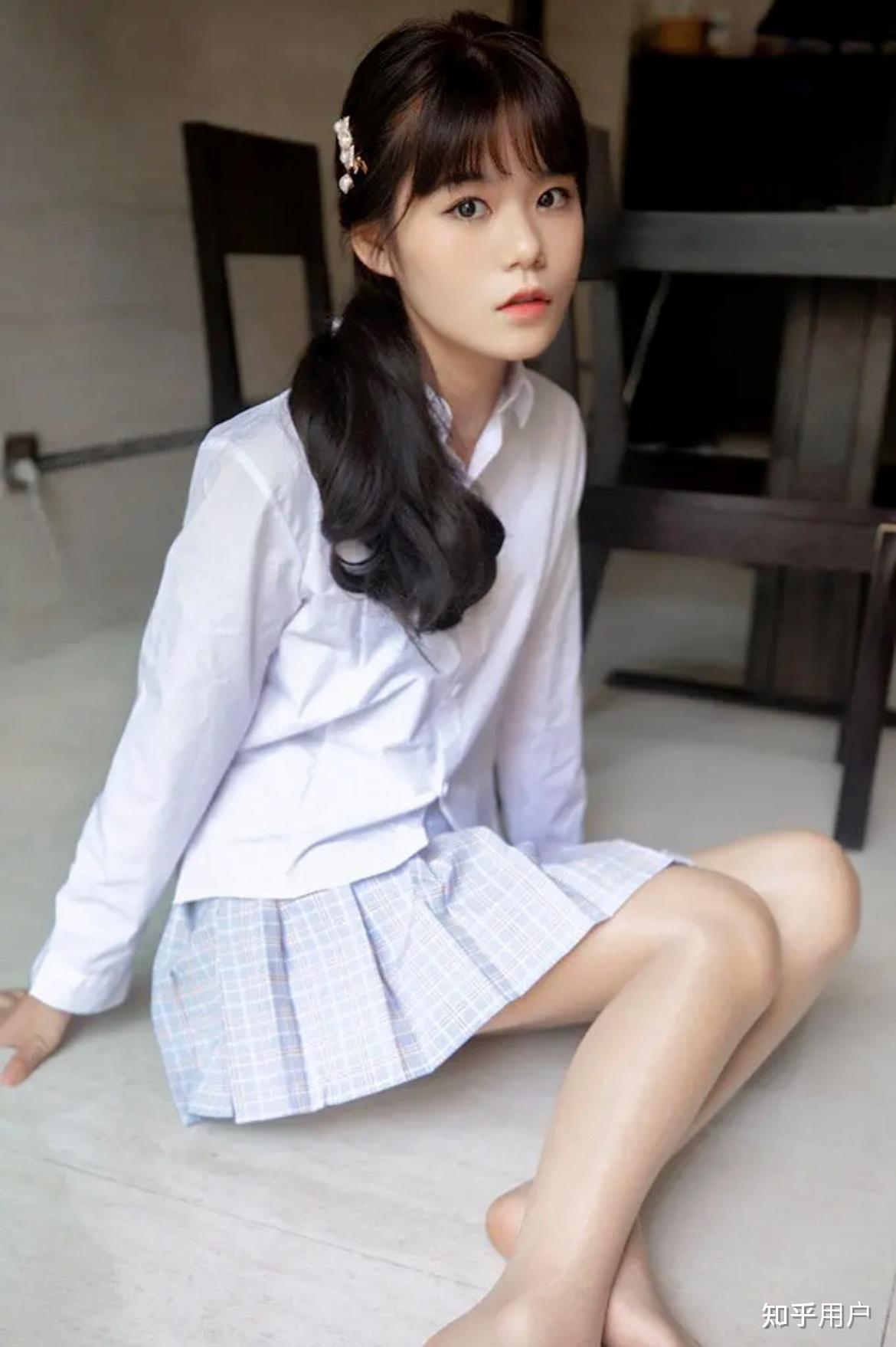 如何看待女性教师穿高跟鞋上课,因疲惫脱鞋? - 知乎