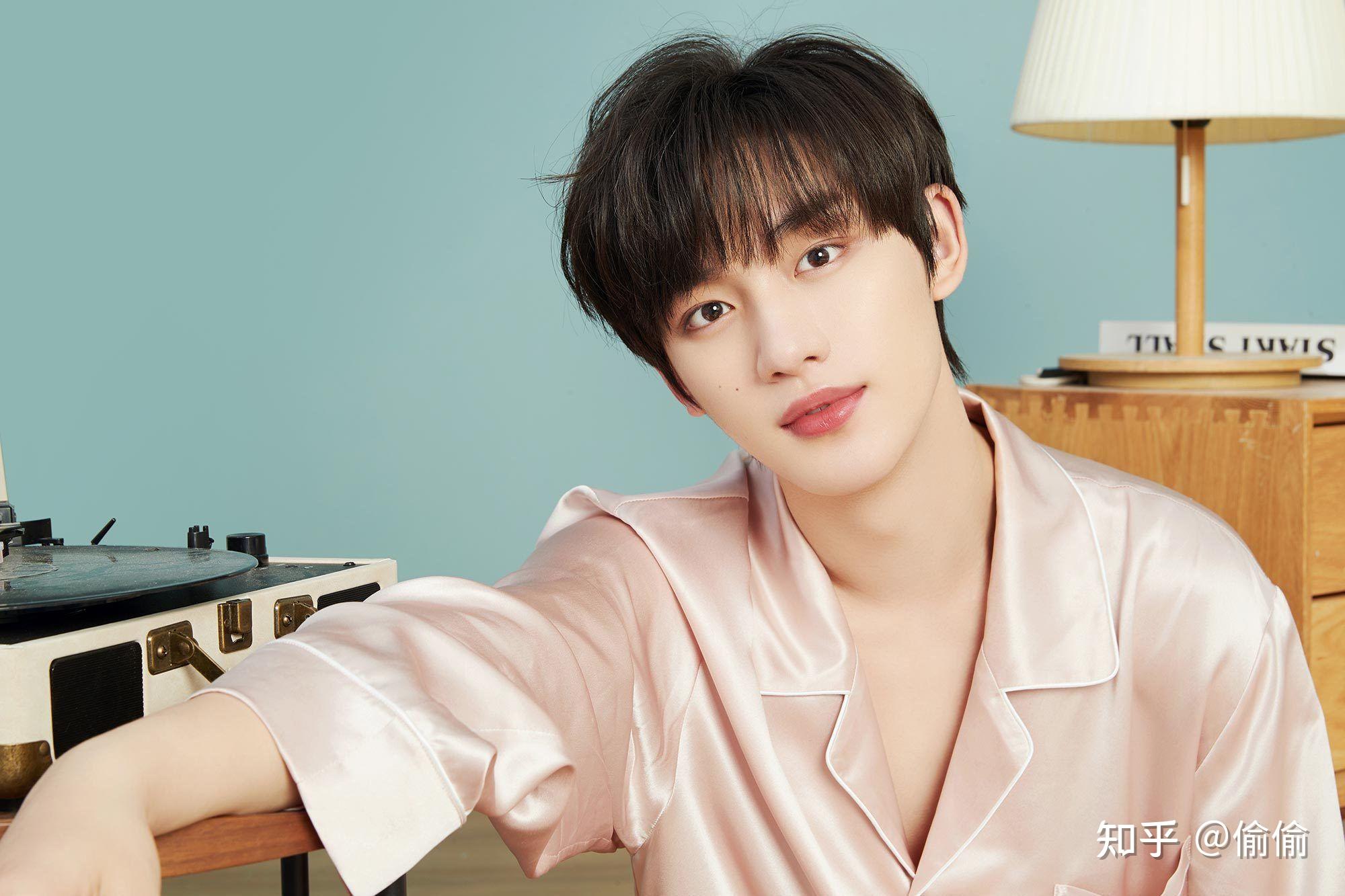 有啥丁程鑫的神图吗? - 知乎