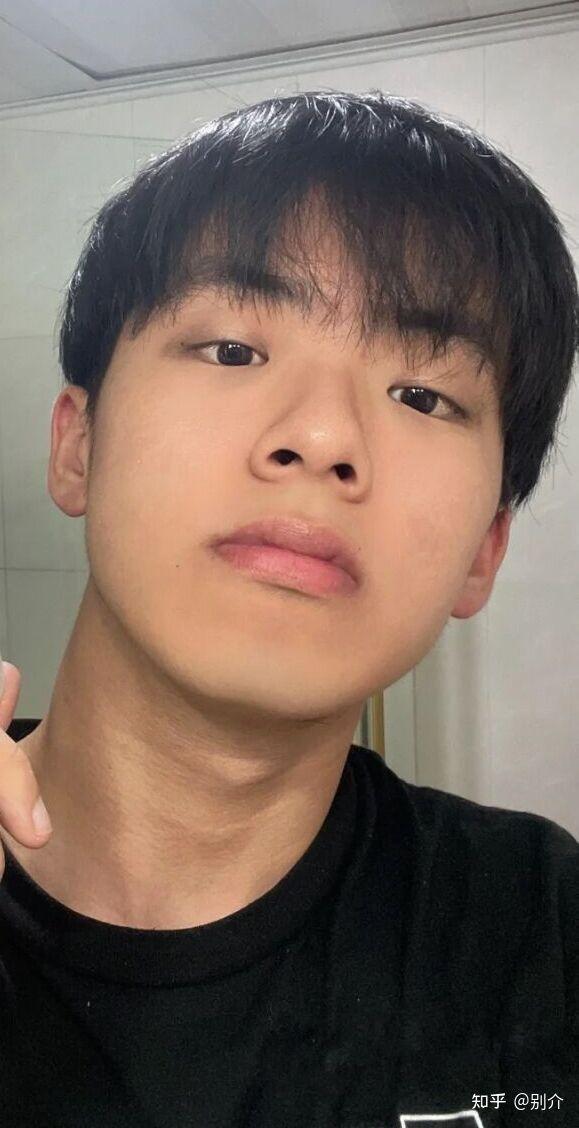 不好看的男生如何变帅?