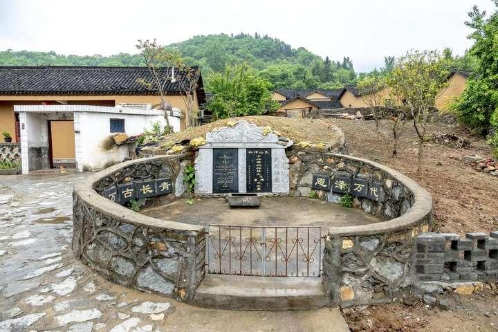 “门前有坟,家出贵人”,为什么这样说,隐藏着什么秘密? - 知乎