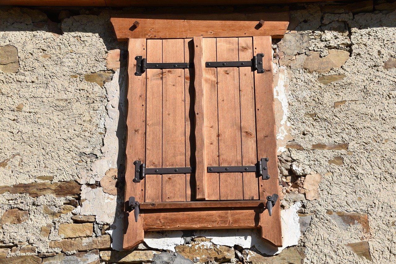 拐角柜门框预留多少