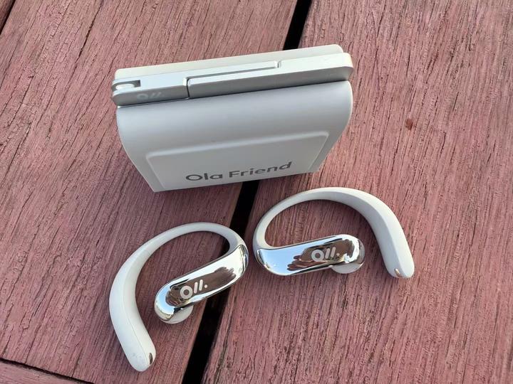 【新同品】Ola Friend 豆包智能体耳机 台灣公司貨可打統編}Ola Friend字節跳動豆包AI智能體耳機開放式