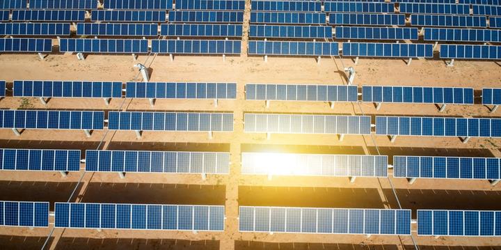 "新晋"千亿光伏巨头业绩过山车,是产能过剩的"锅"? - 