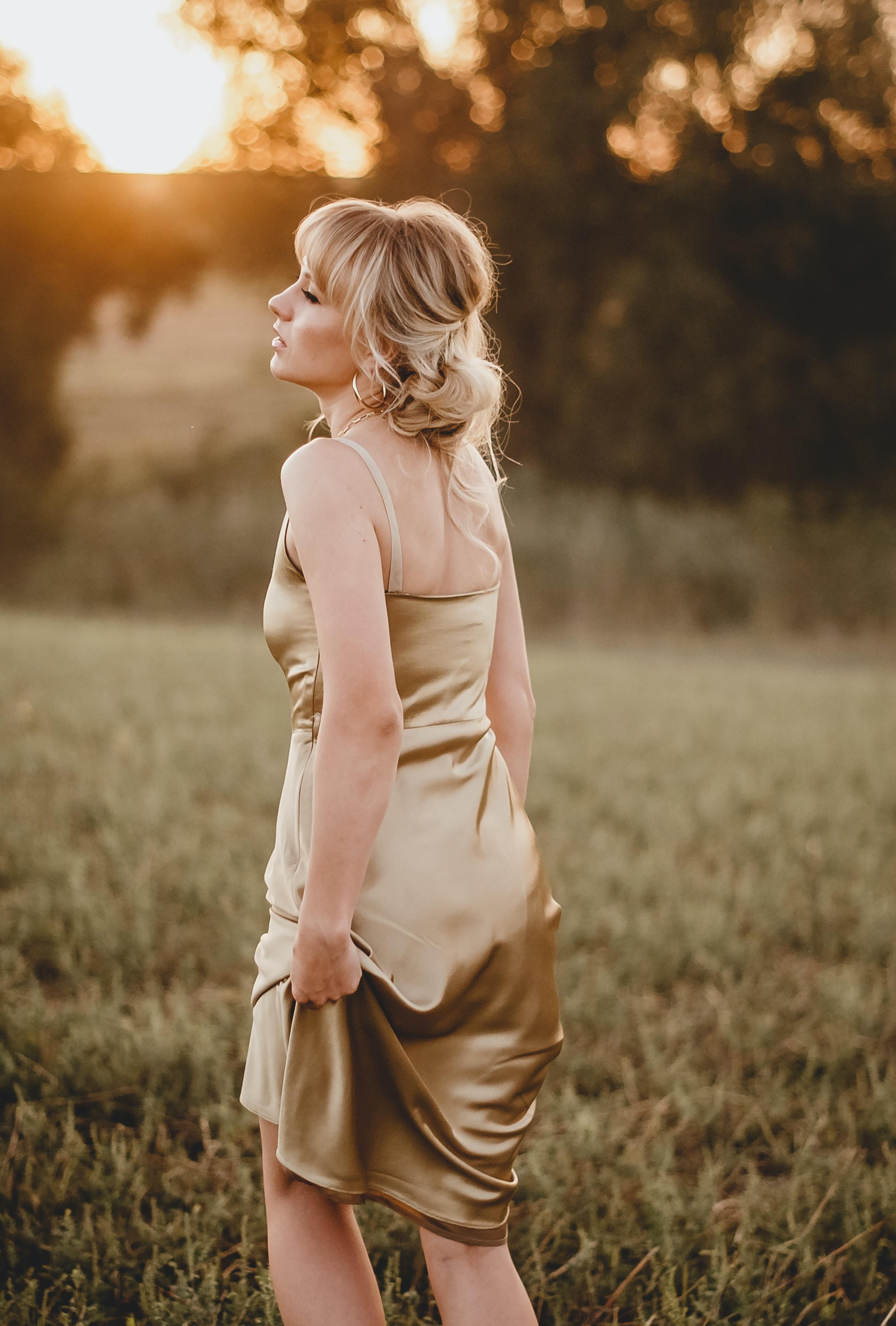 黑色卫衣用什么打底