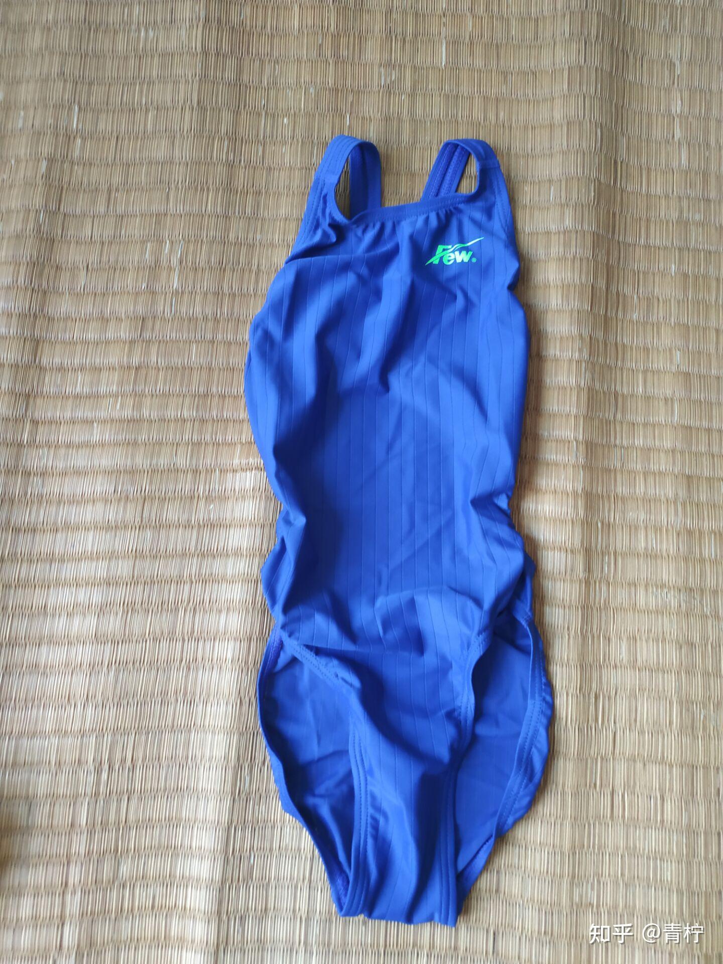 男生穿三角连体档的泳衣,需要注意什么? - 知乎