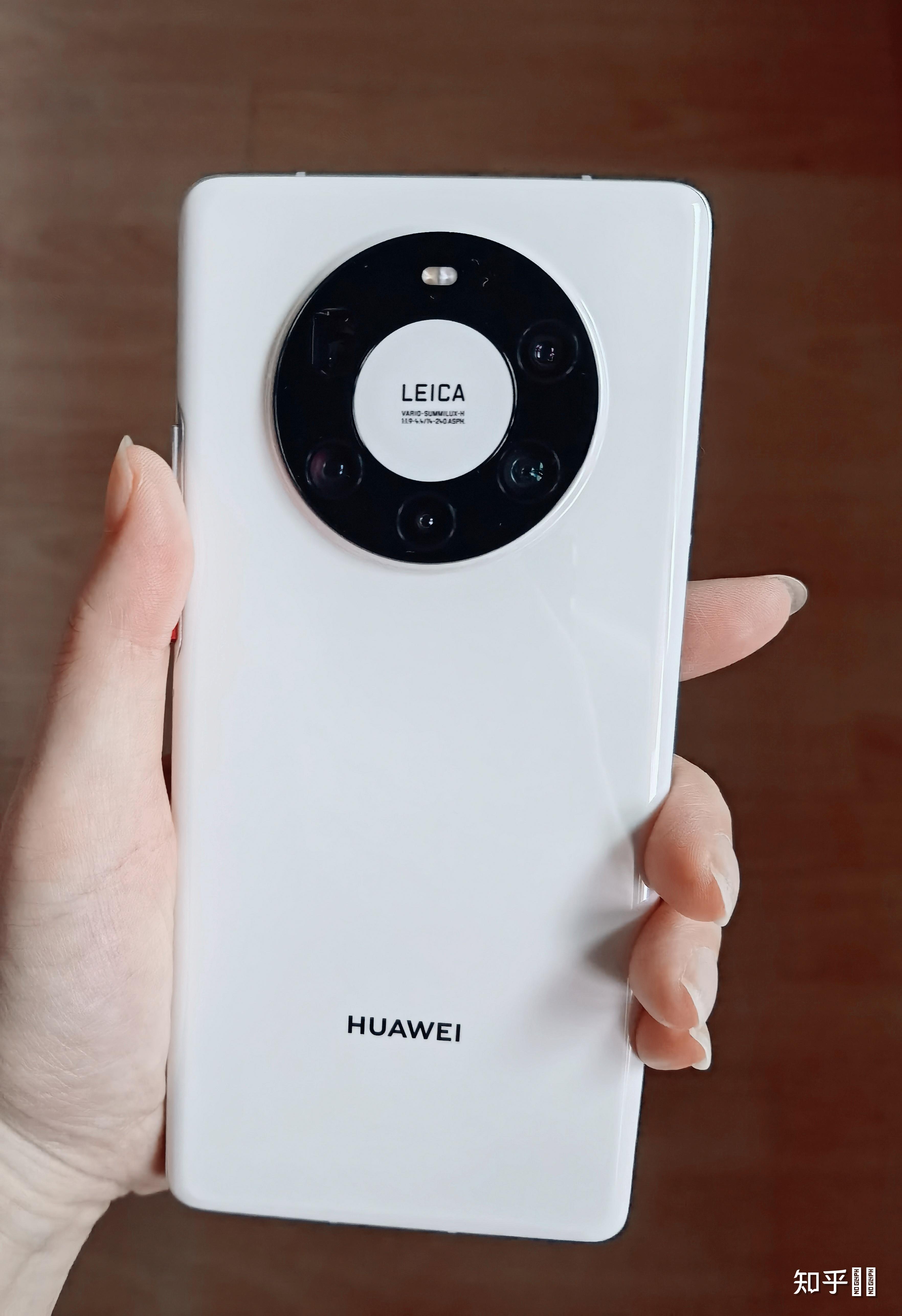 华为mate40pro与保时捷版相比较有什么区别哪个更值得购买