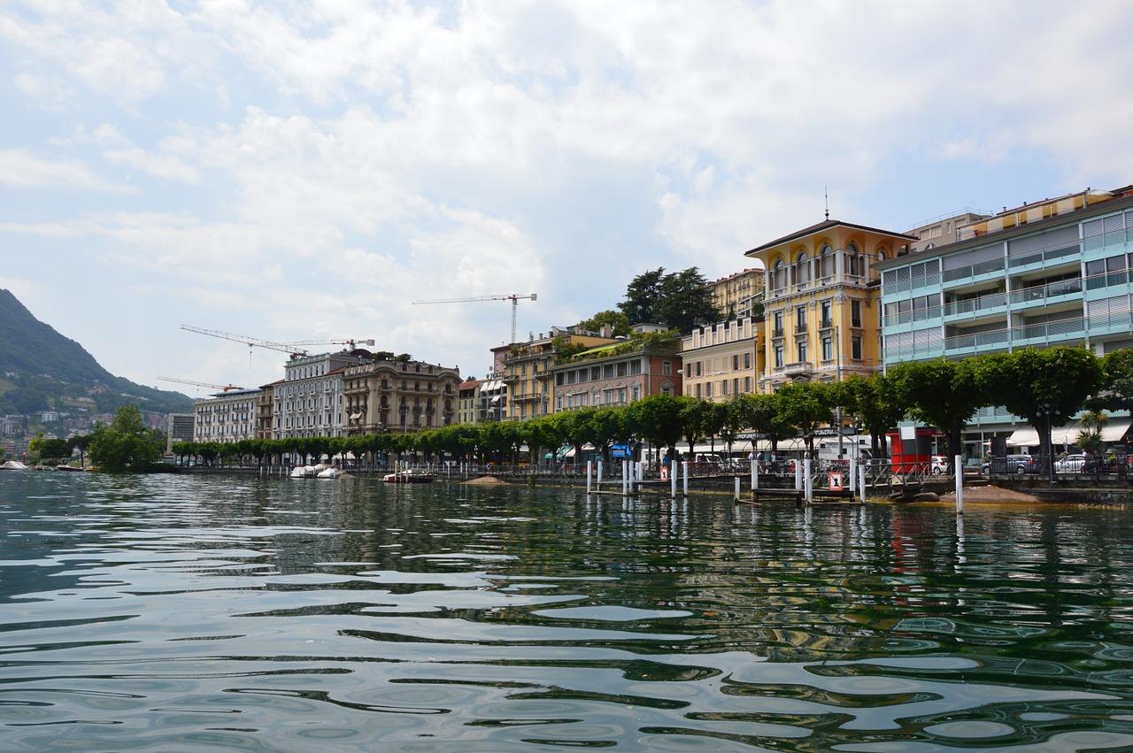 3. 芙蓉湖附近小区