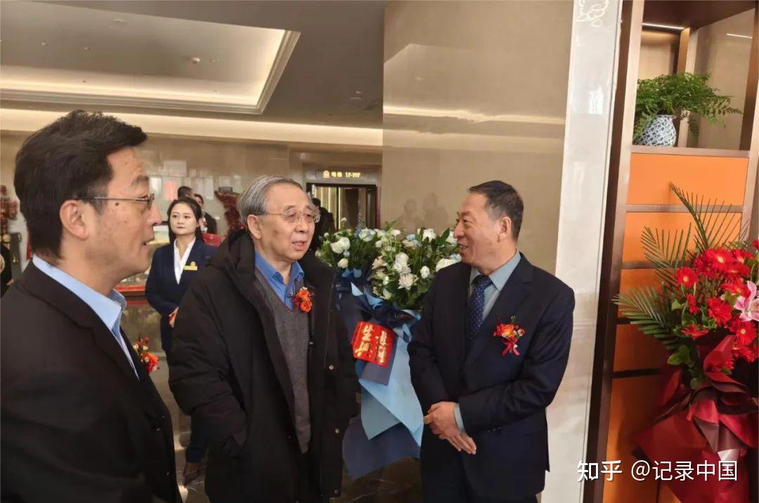 内蒙古自治区餐饮与饭店行业协会郎立兴会长到蓝洋林顿酒店调研 - 知乎