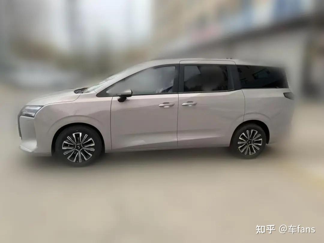 星光730:小老板赶大集拉货神车,偶尔有女司机买车
