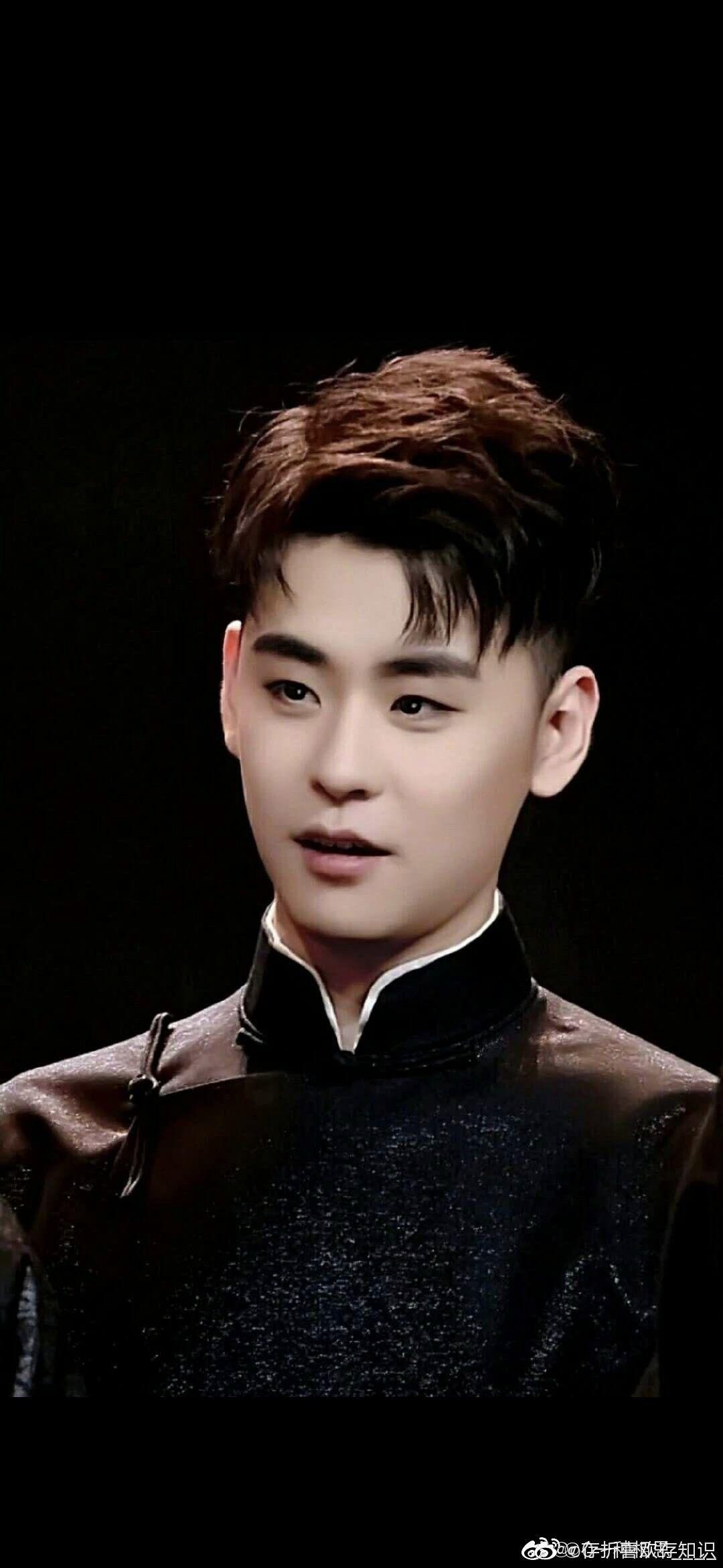 姐妹们最喜欢的张云雷的大褂是哪一件? - 知乎