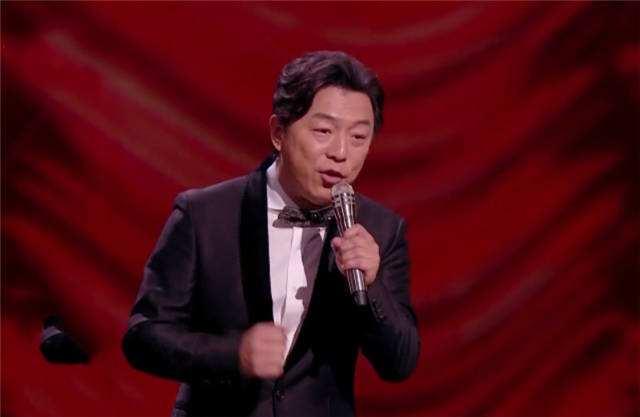 黄渤主持颁奖典礼厉害之人走到哪里都会光芒万丈
