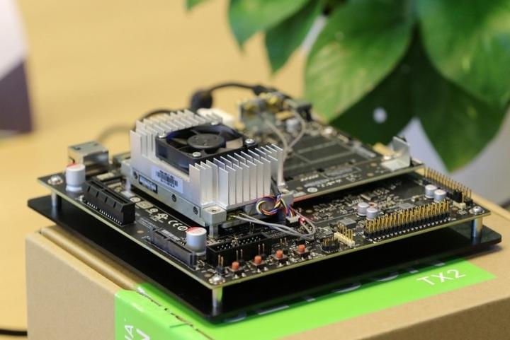 NVIDIA Jetson TX2 Developer Kit 動作品-