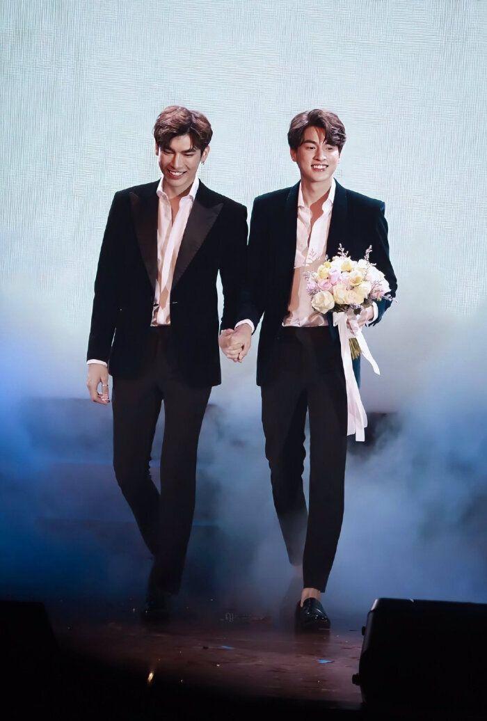 有没有很好看的他泰男男cp的手机壁纸