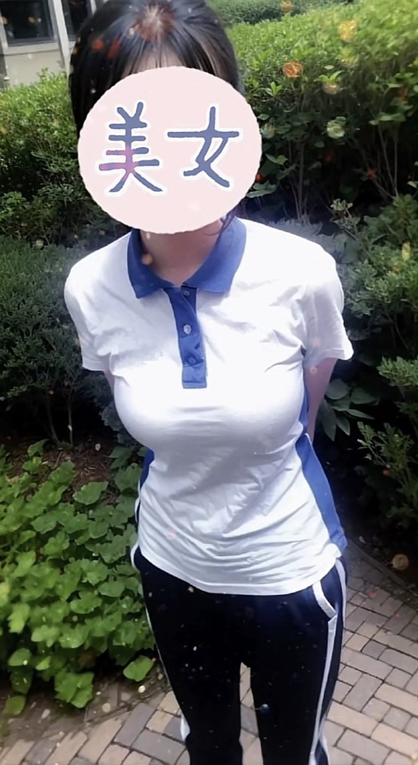 为什么有的女生身材那么火辣,a4腰柚子胸?