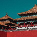 如果解放后的北京城保留城墙等古迹，采用梁思成的方案另建新城，今天的北京会成为世界奇观吗？