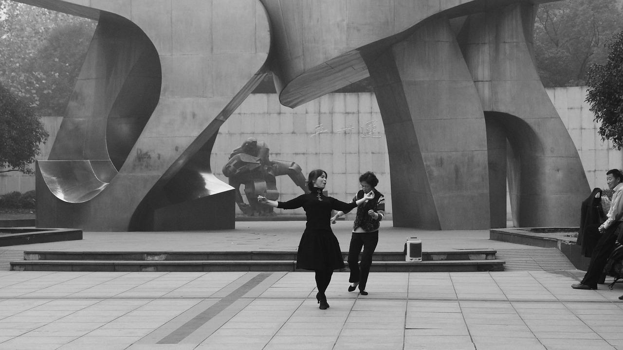 4. 房价走势分析