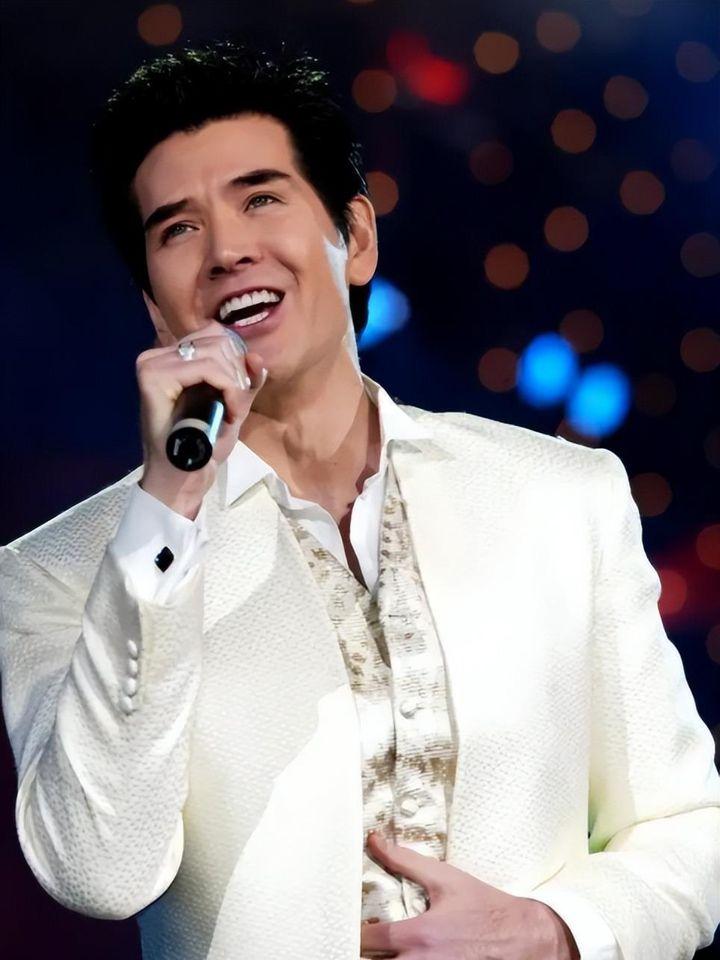 妈妈们为什么都迷费翔身高191米的他除了颜值还有什么