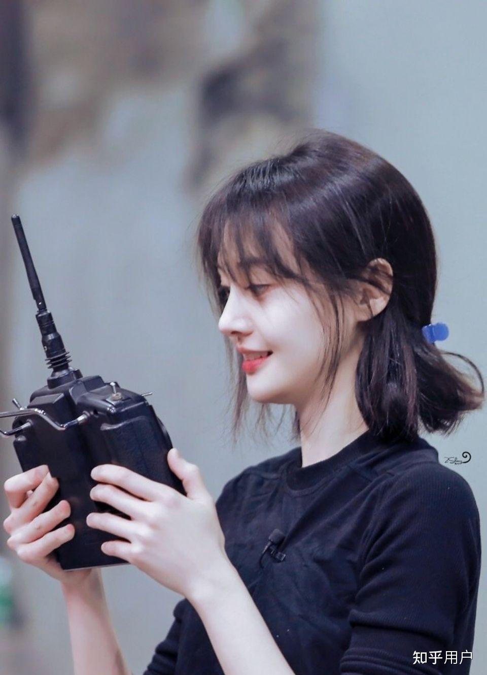 如何评价郑爽的长相