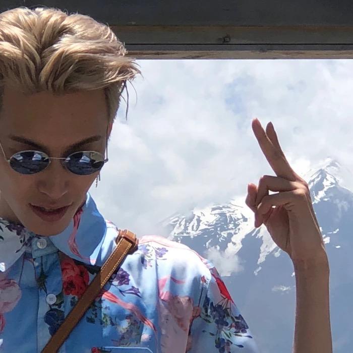 请问有没有类似这种的不良少年头像? - 知乎