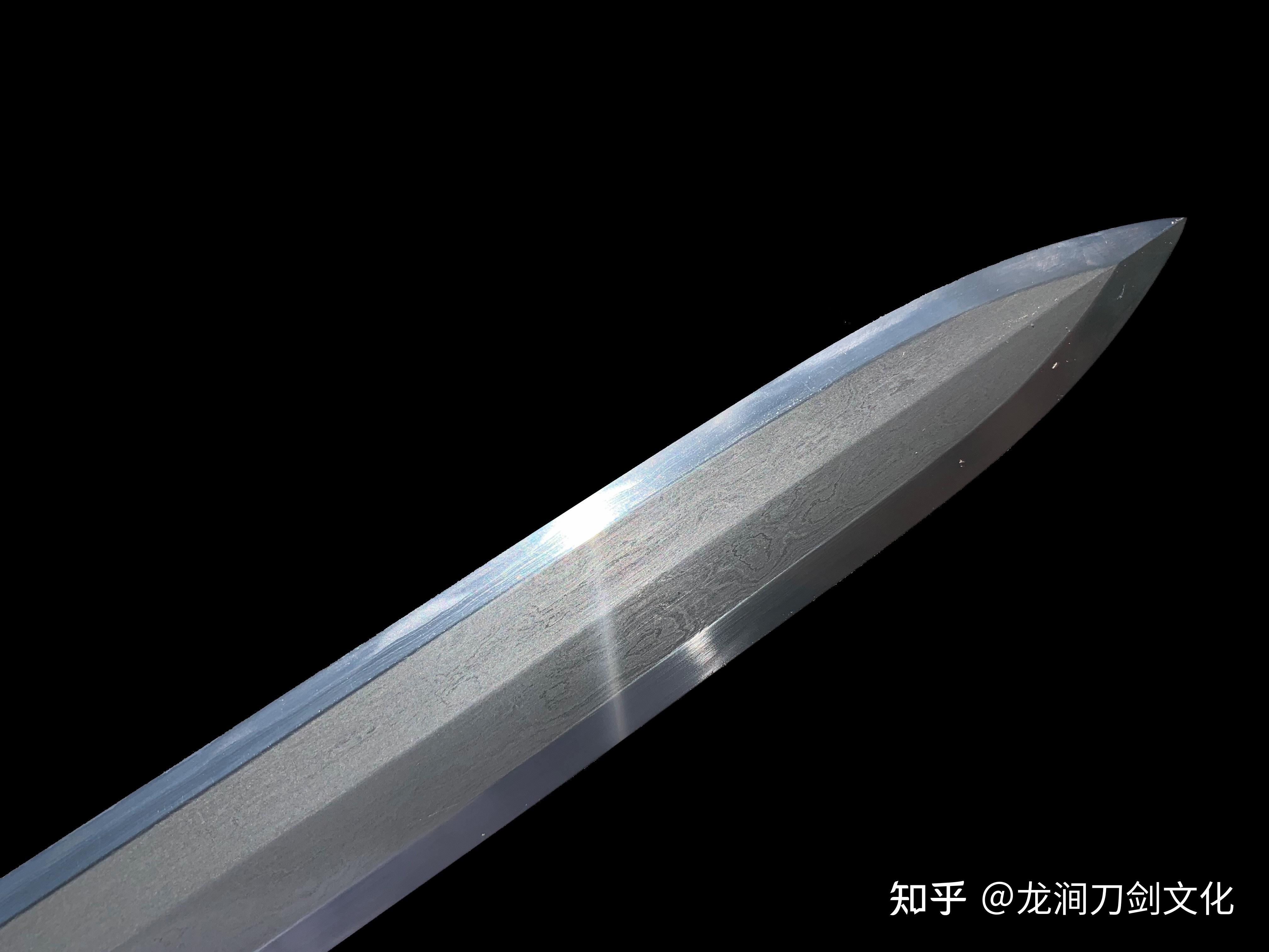 这把龙泉宝刀的钢是毛铁草钢吗? - 知乎