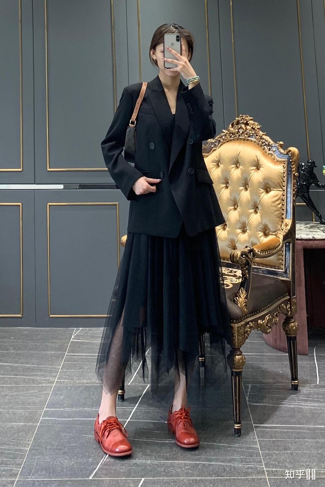 半身纱裙配什么衣服