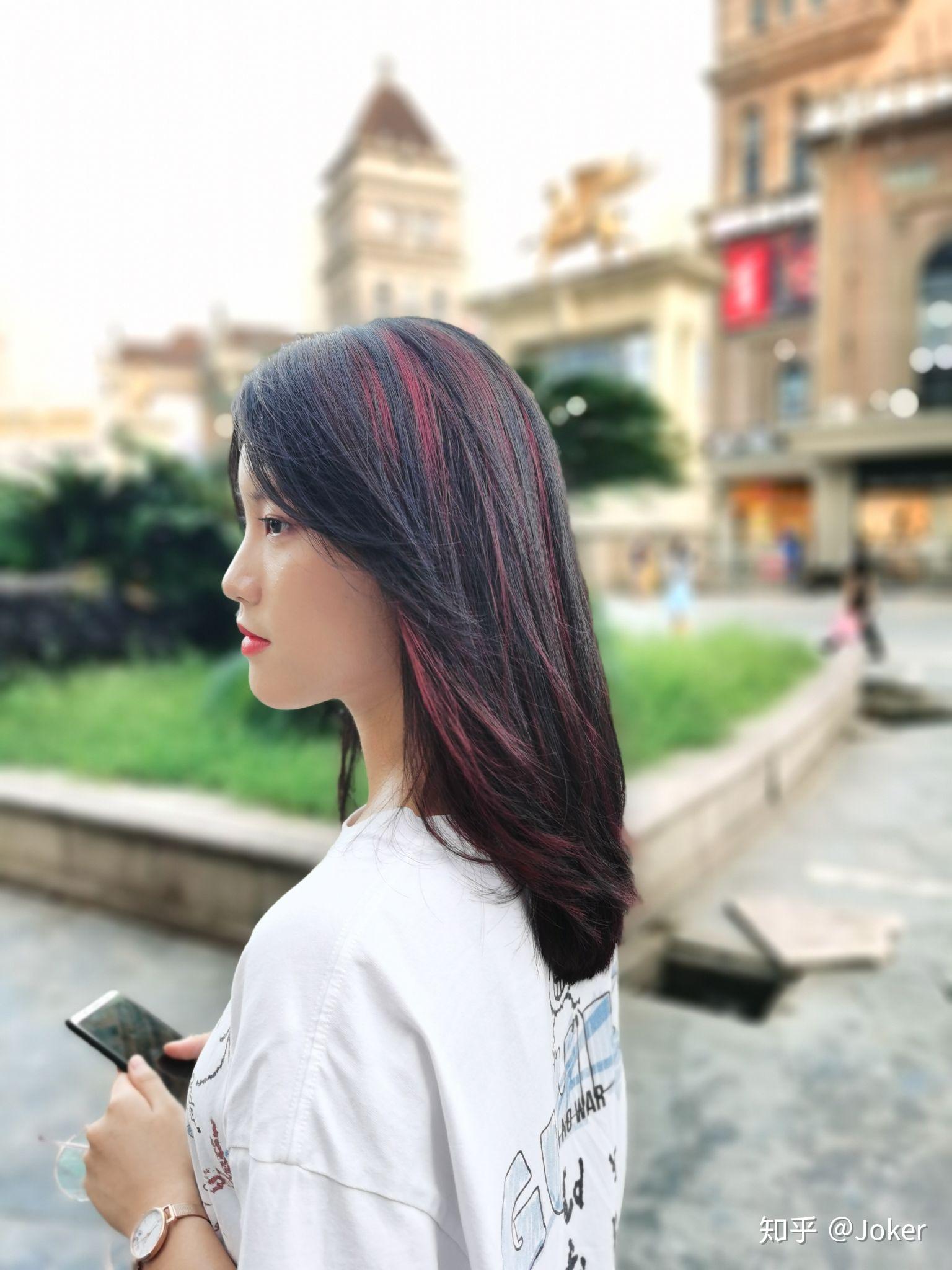 黑色头发挑染的话什么颜色会比较好看自然呢?