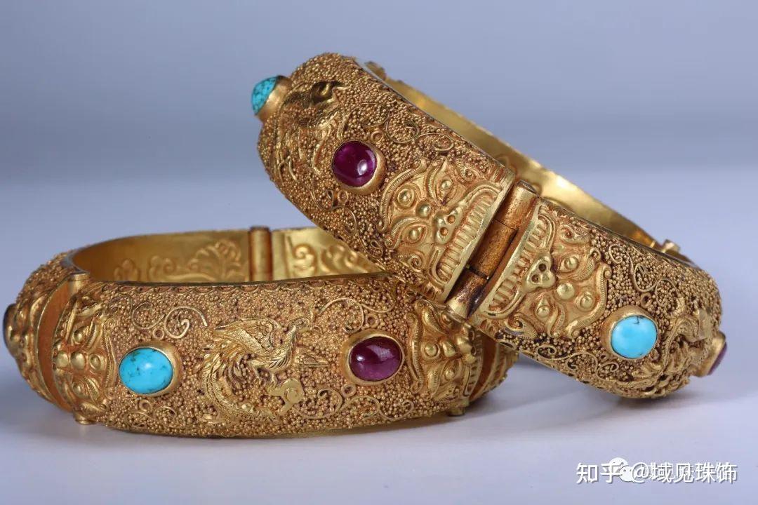 古墨 龙凤成祥 共箱 中国美術 清時代 置物 缘起物 A 'huanghuali' seal chest, 17th / 18th century | 十七/ 十八