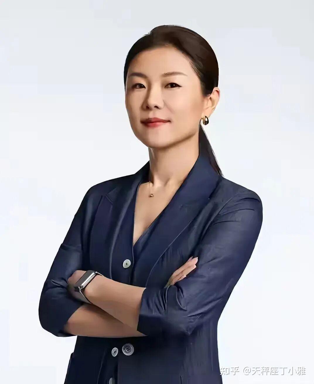 雷军背后站了22年的女人：从普通职员到副总裁，她靠什么赢？ - 知乎