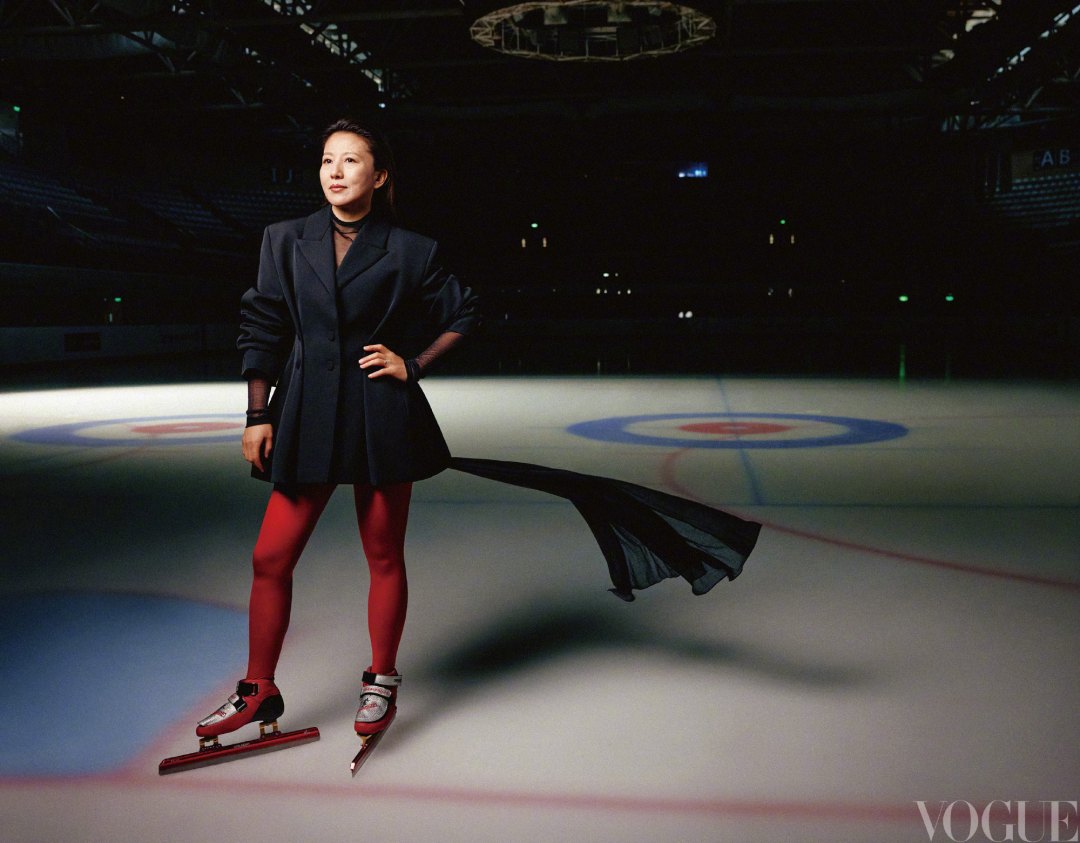 杨扬受邀接受「VOGUE」专访并拍摄大片,参与两会建言献策助力体育发展,多领域展现女性力量 - 知乎