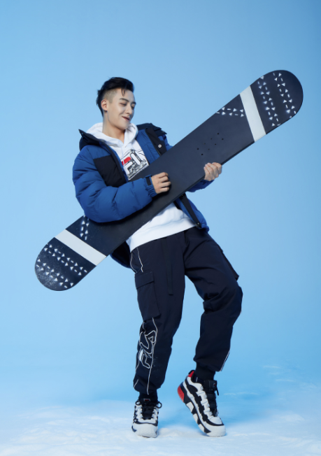 谷嘉诚肖战队友出道五周年从歌手蜕变成演员