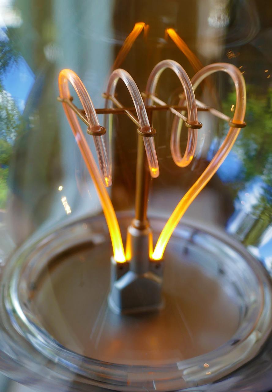 4. 安全取出灯管